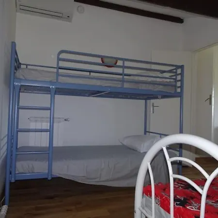 Holiday home Carpe Diem : Mer, Montagne Et Jacuzzi *