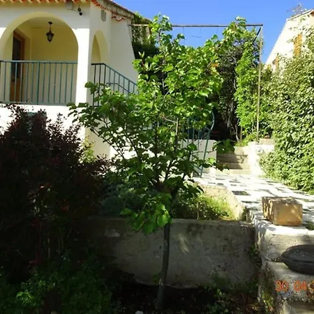 Holiday home Carpe Diem : Mer, Montagne Et Jacuzzi