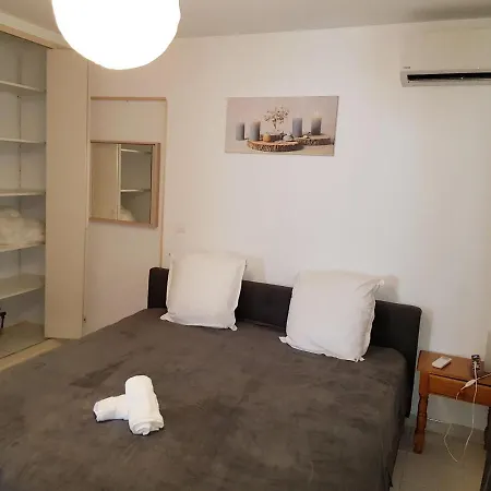 Carpe Diem : Mer, Montagne Et Jacuzzi Holiday home Toulon