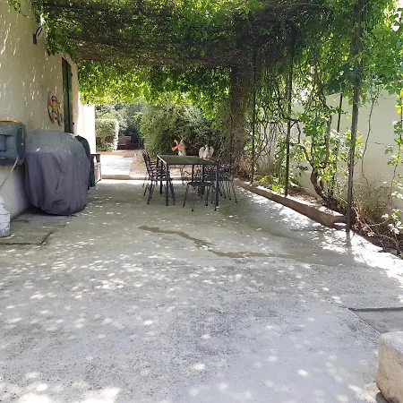 Holiday home Carpe Diem : Mer, Montagne Et Jacuzzi Toulon