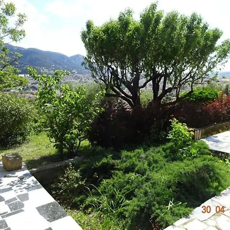 Holiday home Carpe Diem : Mer, Montagne Et Jacuzzi